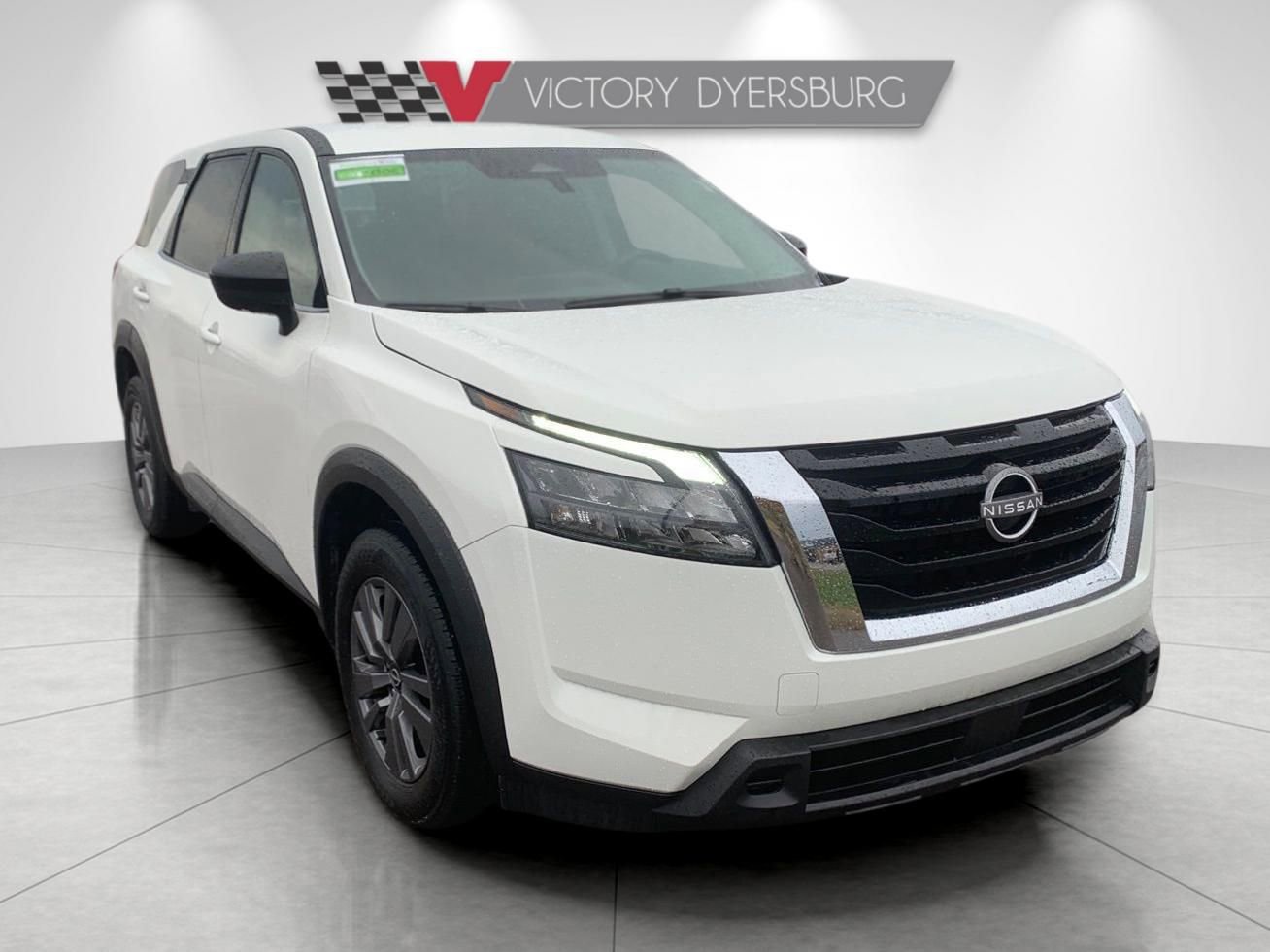 Used 2025 Nissan Pathfinder S image 2