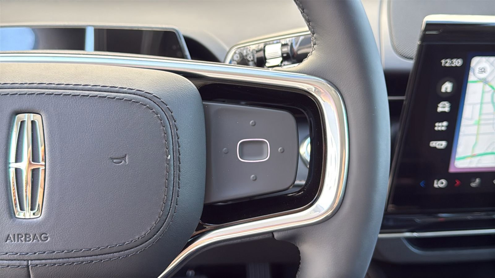 New 2026 Lincoln Nautilus Reserve w/ Jet Appearance Package image 36