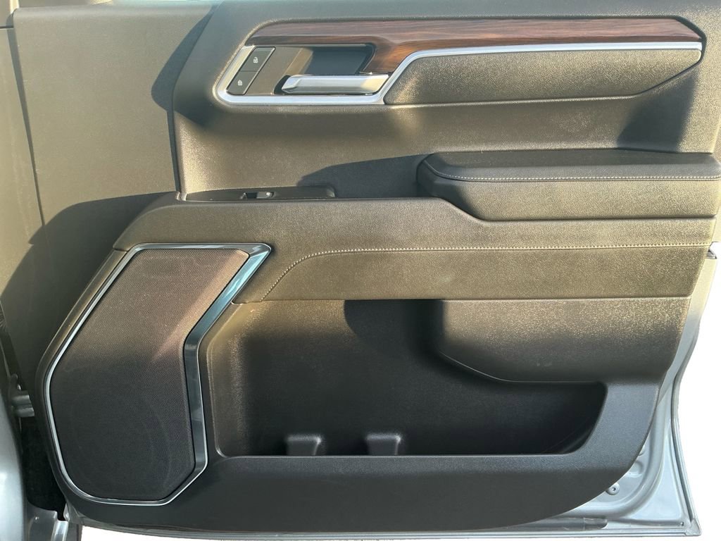 Used 2024 GMC Sierra 1500 SLT image 16