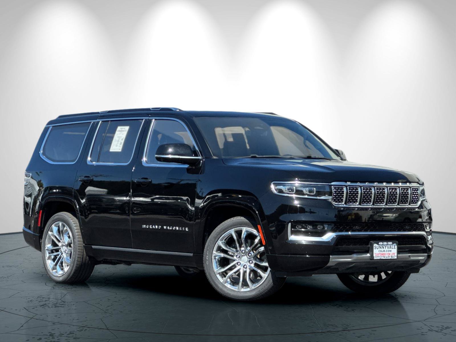 Used 2022 Jeep Grand Wagoneer Series II w/ Premium Group II AWD/4WD image 2