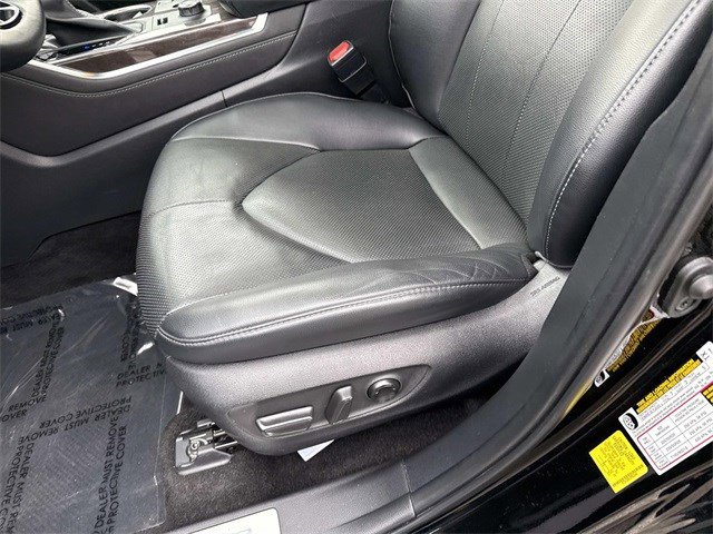 Used 2023 Toyota Highlander Limited image 15