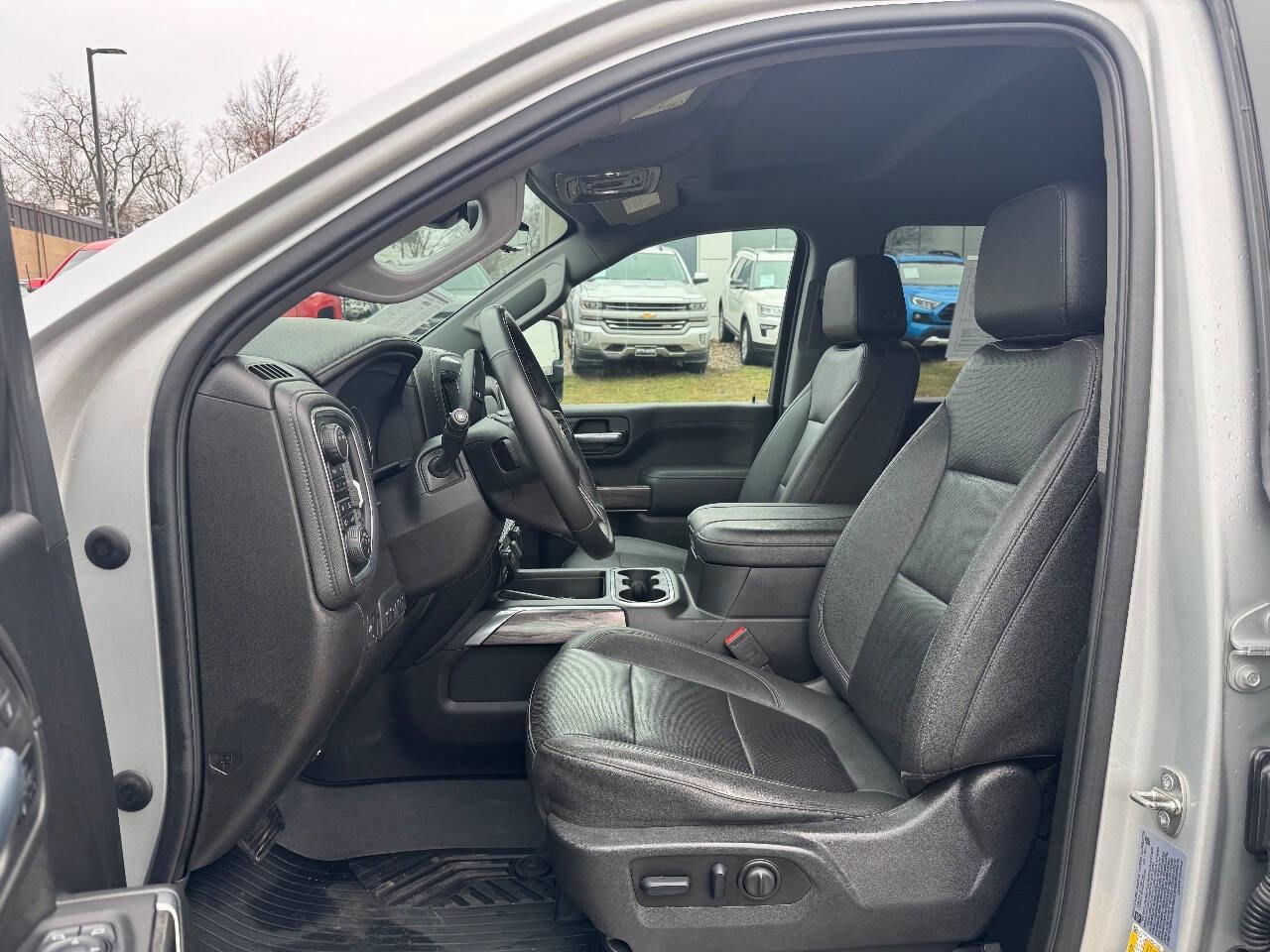 Used 2023 Chevrolet Silverado 2500 LTZ w/ LTZ Plus Package image 11