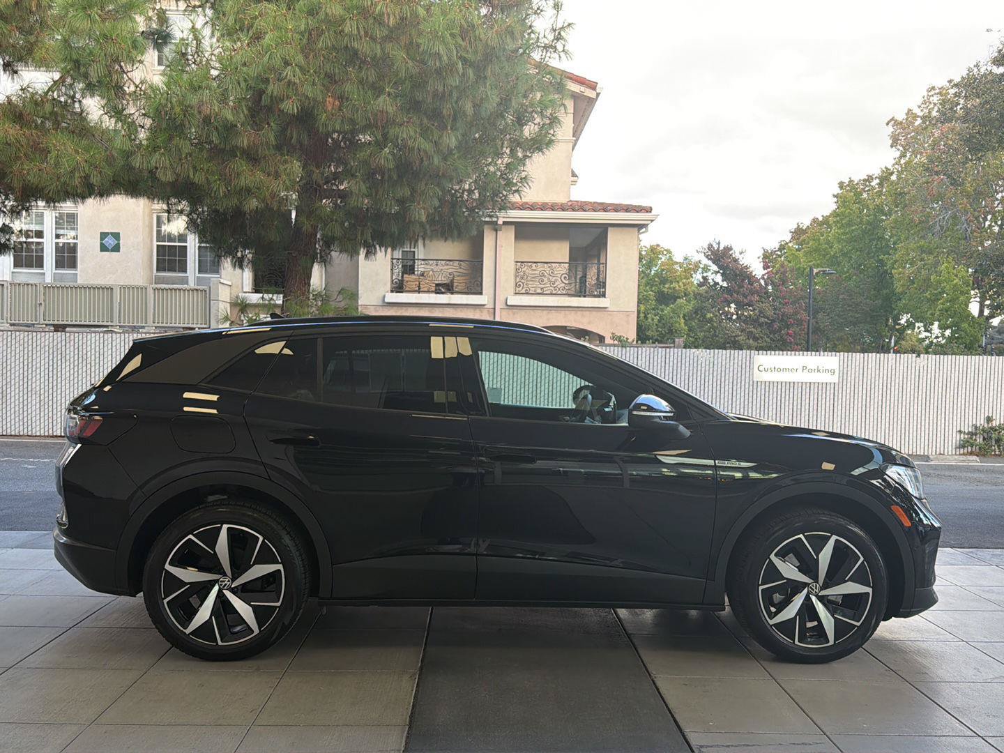 Used 2023 Volkswagen ID.4 Pro S AWD/4WD image 6