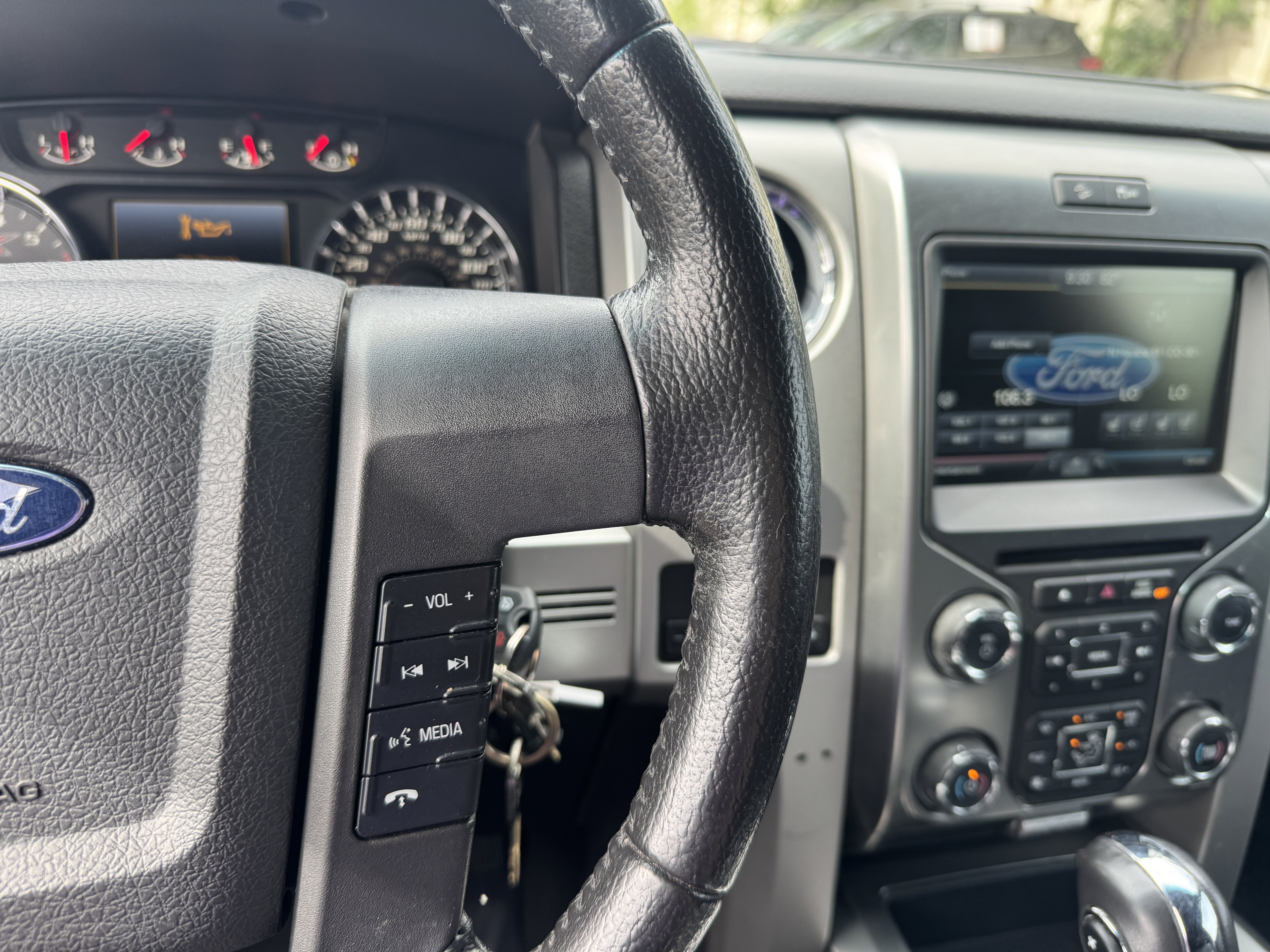 Used 2014 Ford F150 FX4 w/ Equipment Group 402A Luxury AWD/4WD image 34
