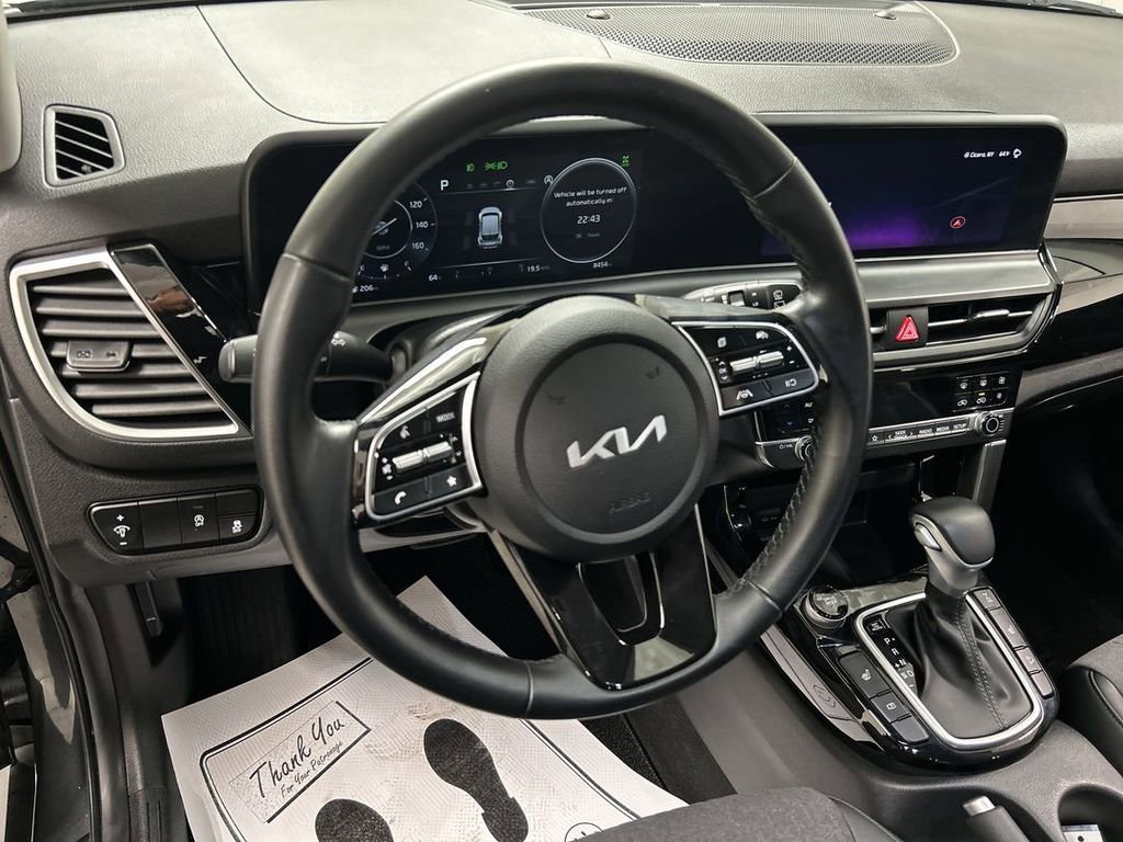 Certified 2024 Kia Seltos S image 4