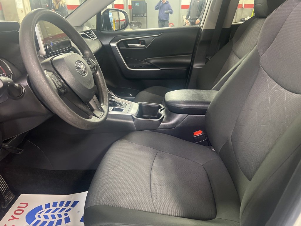 Used 2025 Toyota RAV4 XLE image 7