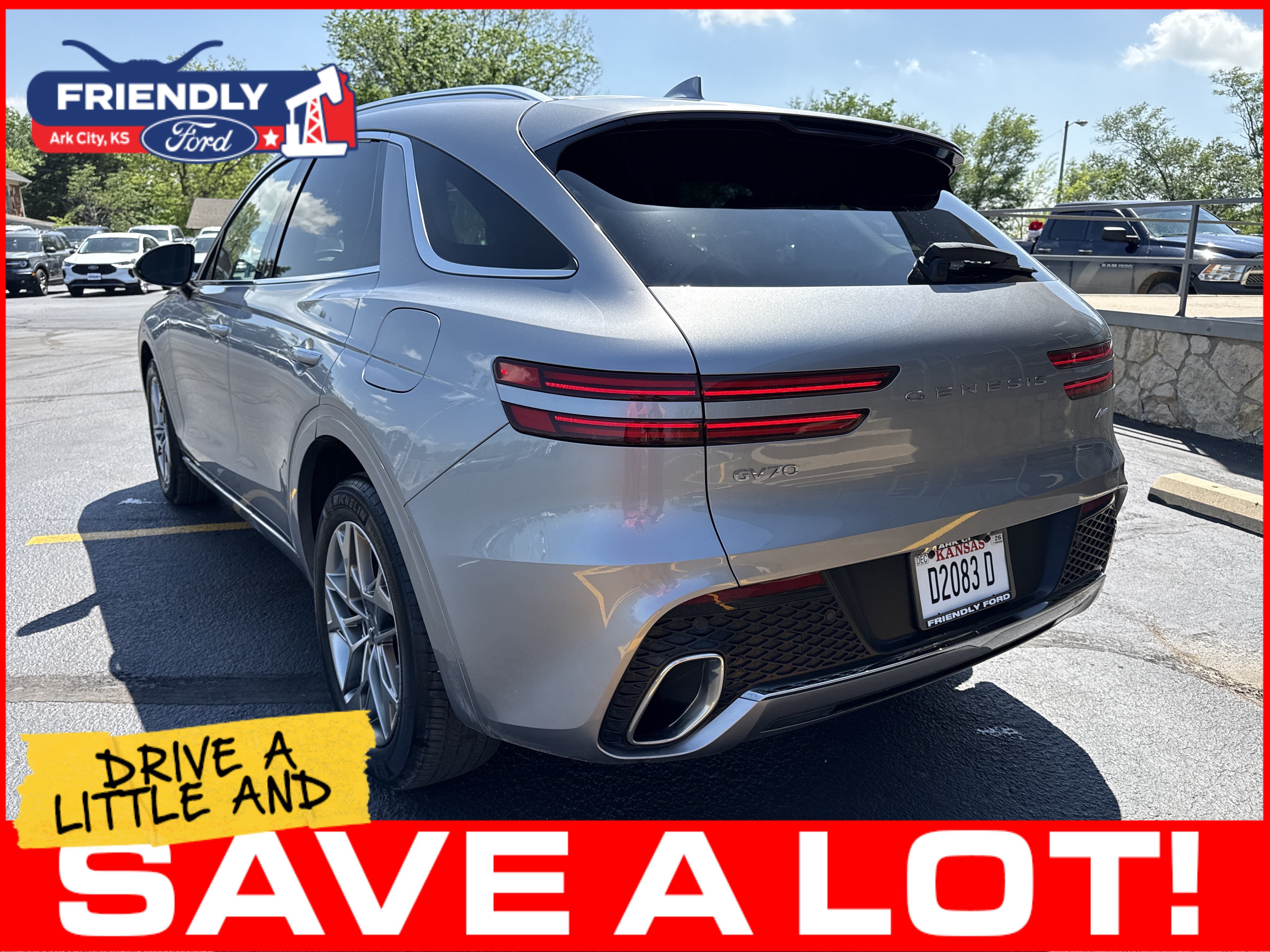 Used 2025 Genesis GV70 2.5T AWD/4WD image 7