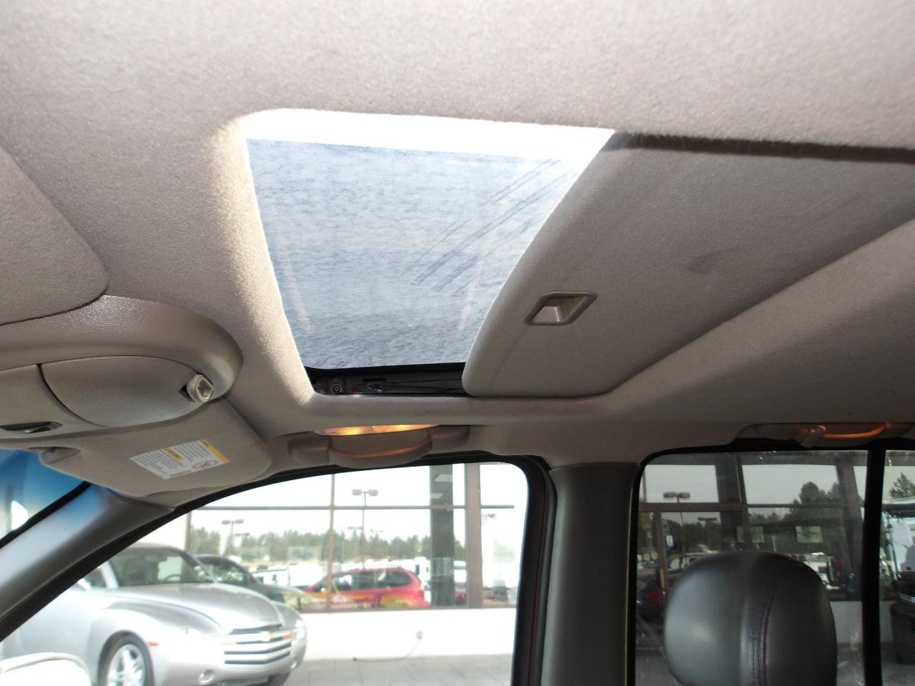 Used 2004 GMC Envoy SLT w/ Preferred Equipment Group AWD/4WD image 14