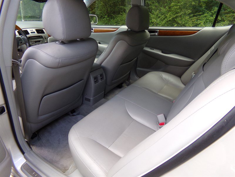 Used 2005 Lexus ES 330 FWD image 18