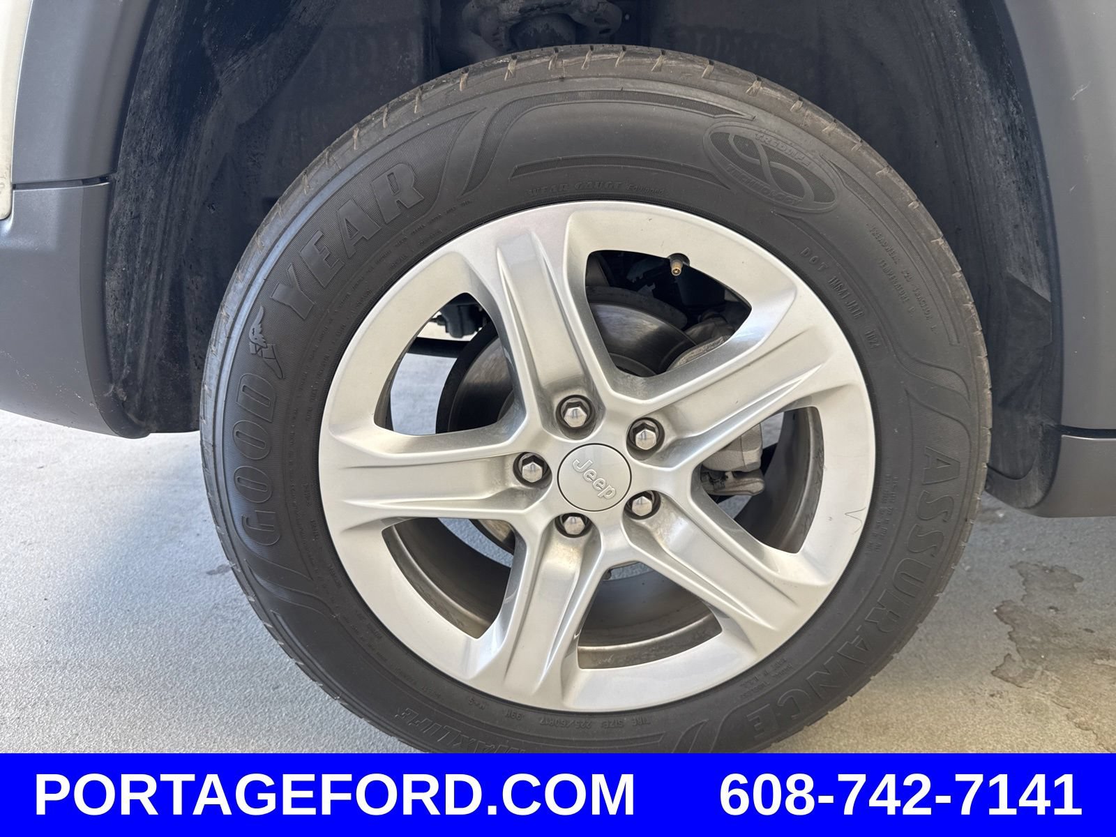 Used 2024 Jeep Compass Latitude AWD/4WD image 36