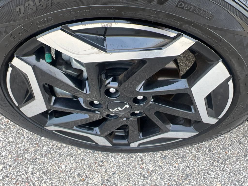 Certified 2024 Kia Seltos SX w/ SX Sunroof Package AWD/4WD image 48
