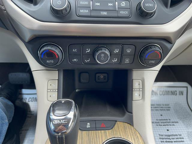 Used 2017 GMC Acadia Denali w/ Technology Package AWD/4WD image 23