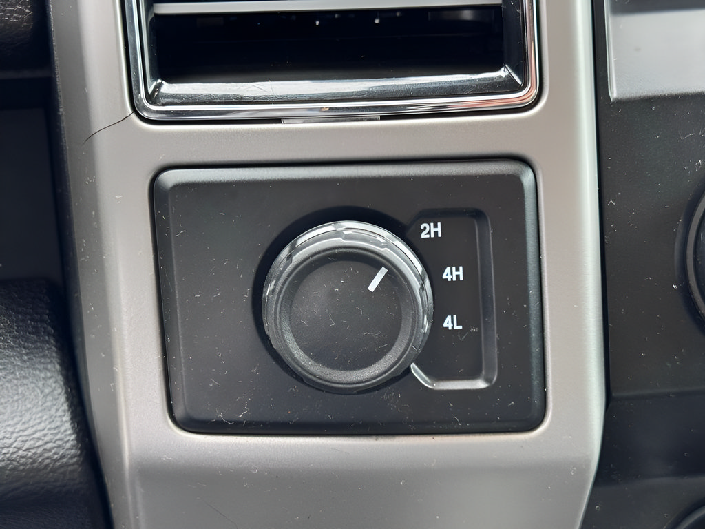 Used 2021 Ford F250 Lariat w/ Lariat Value Package AWD/4WD image 33