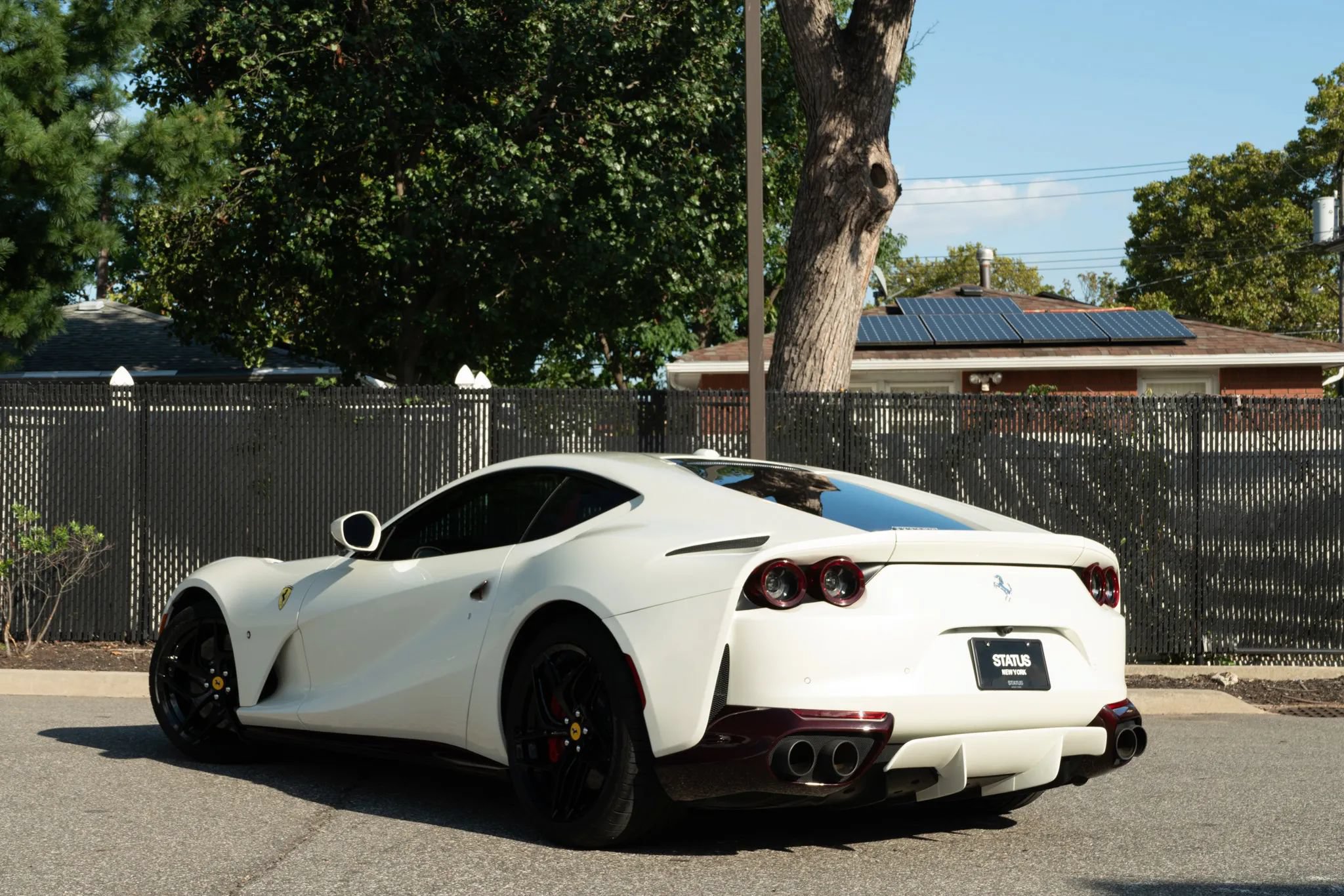 Used 2020 Ferrari 812 Superfast RWD image 8
