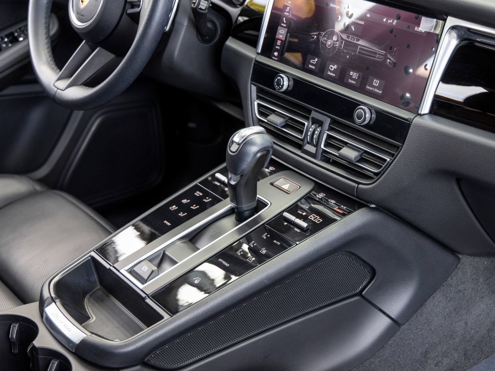 Certified 2023 Porsche Macan AWD/4WD image 62