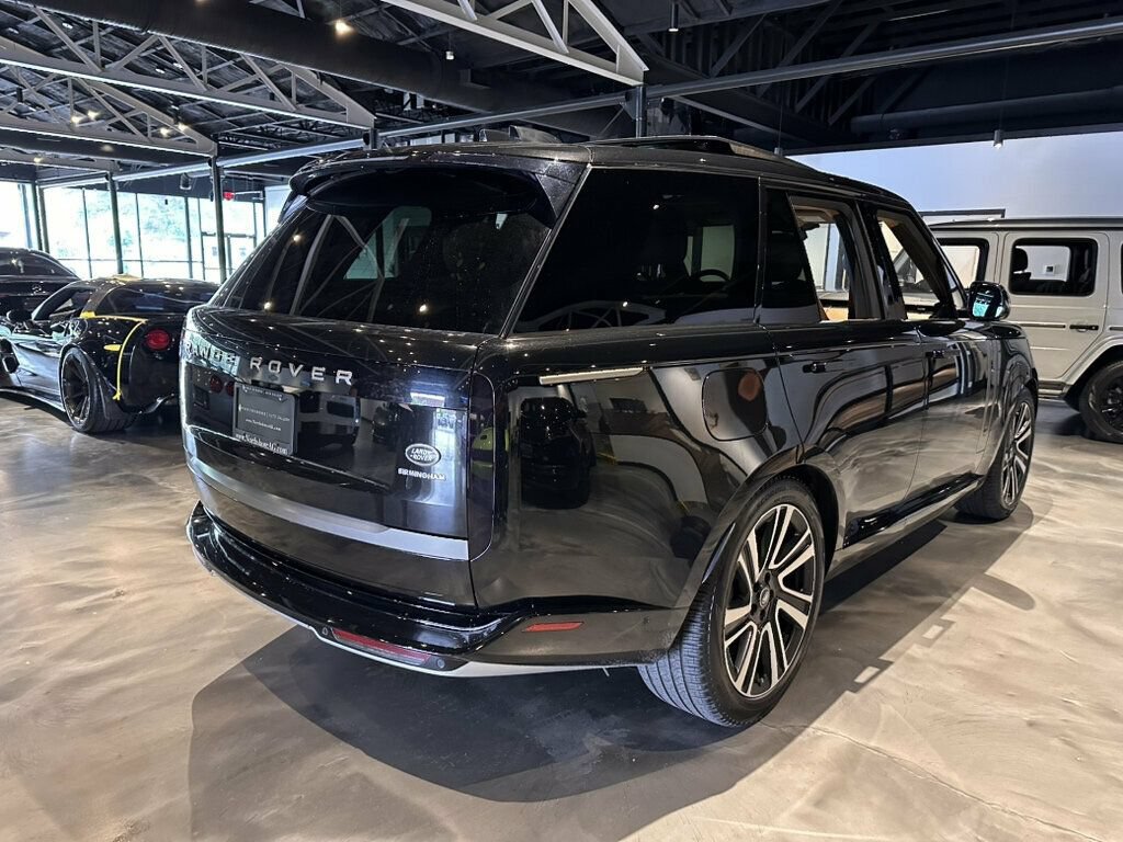 Used 2023 Land Rover Range Rover SE AWD/4WD image 5