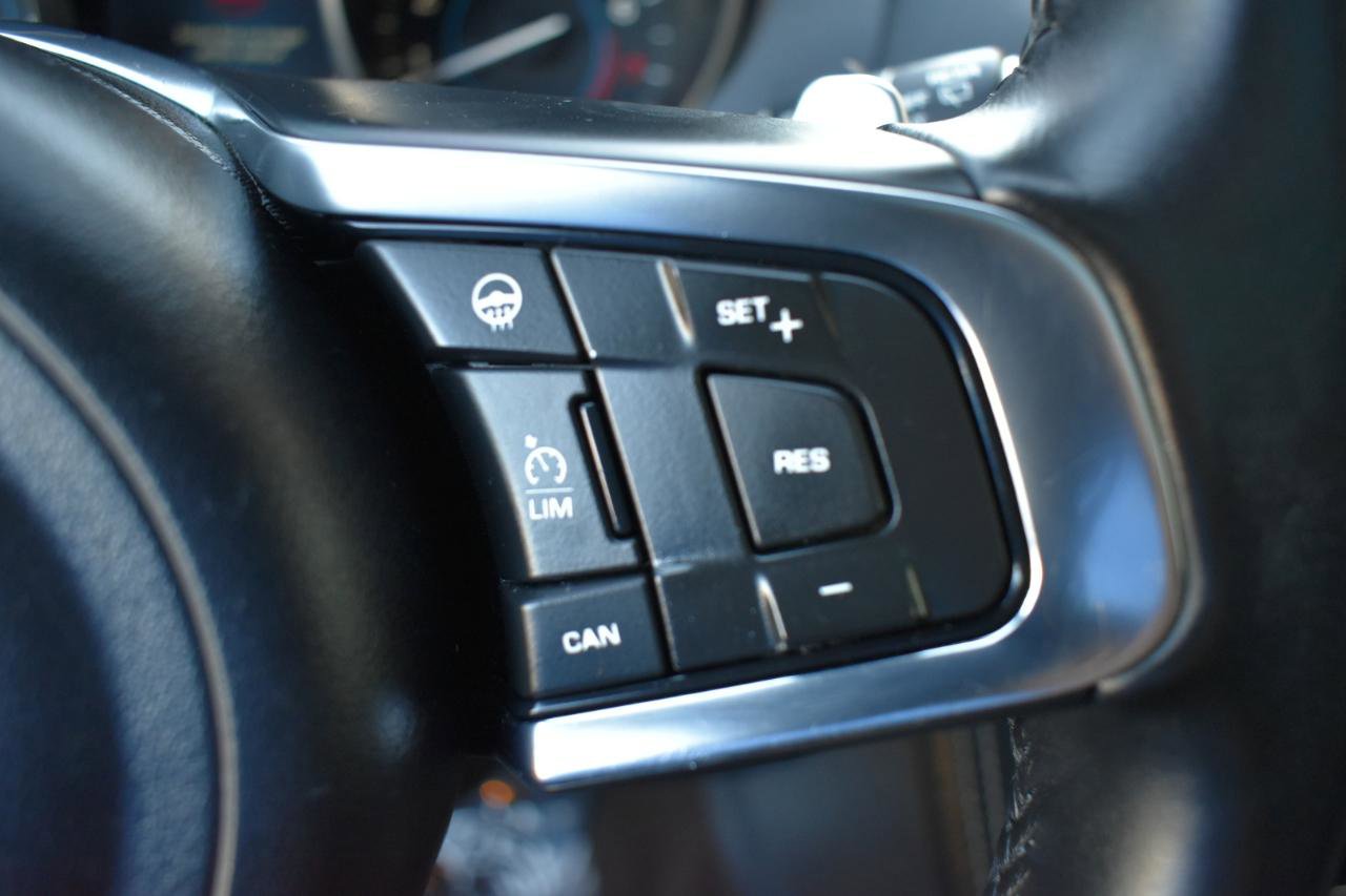 Used 2018 Jaguar F-PACE S AWD/4WD image 16