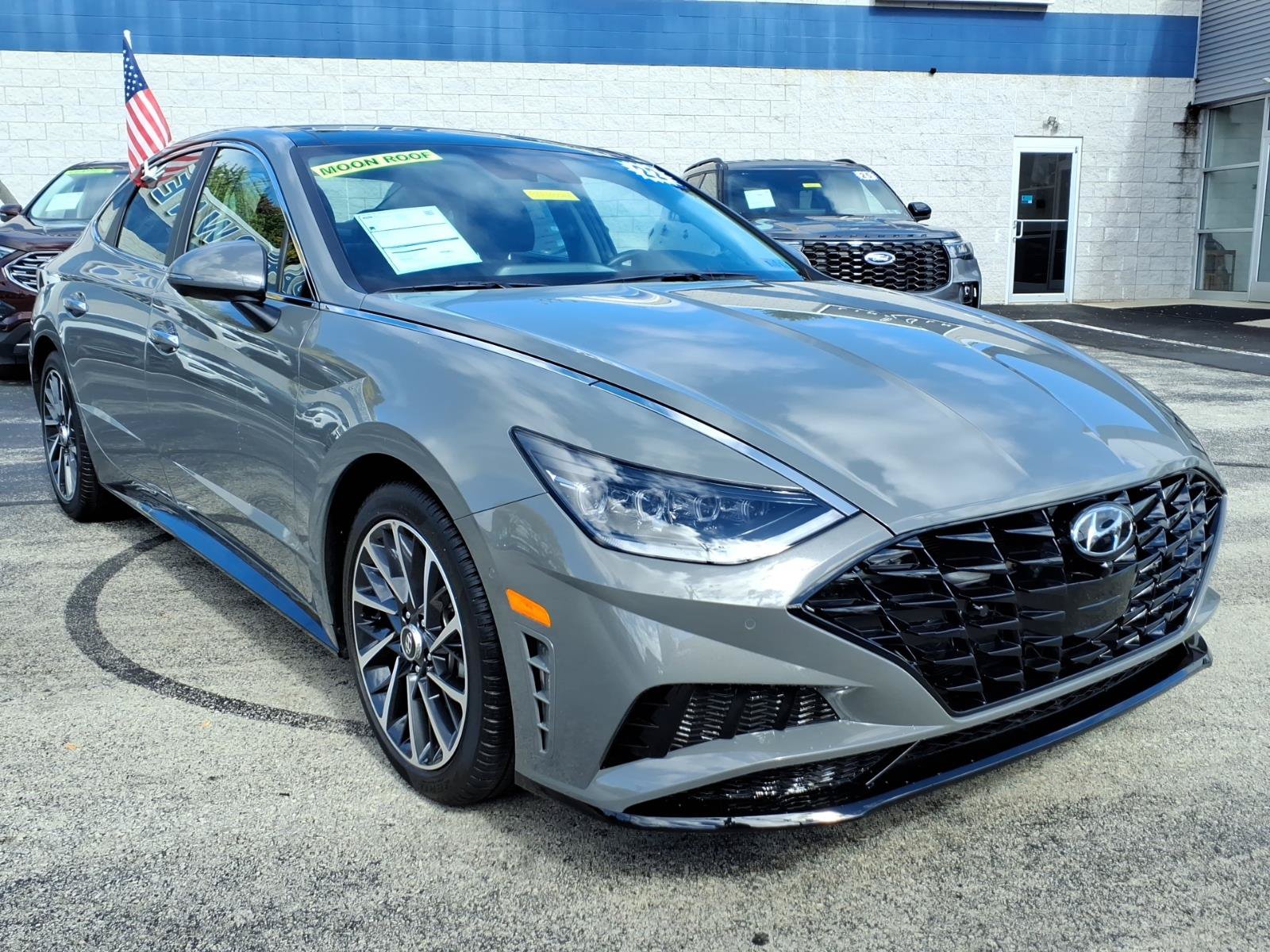 Used 2022 Hyundai Sonata Limited w/ Cargo Package FWD image 1