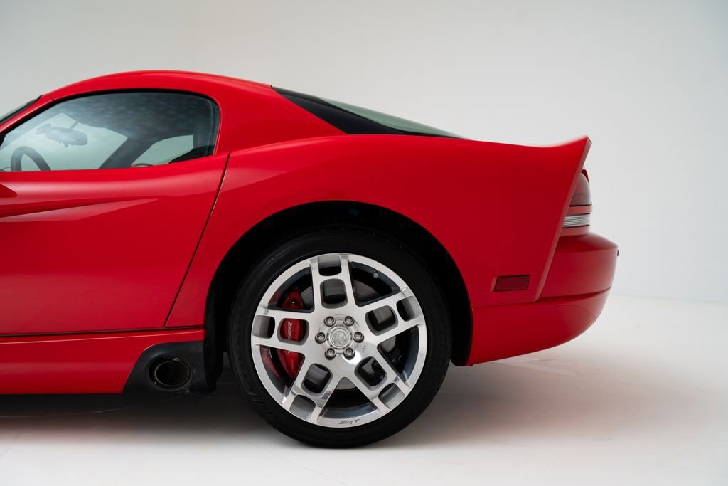 Used 2006 Dodge Viper SRT-10 RWD image 4