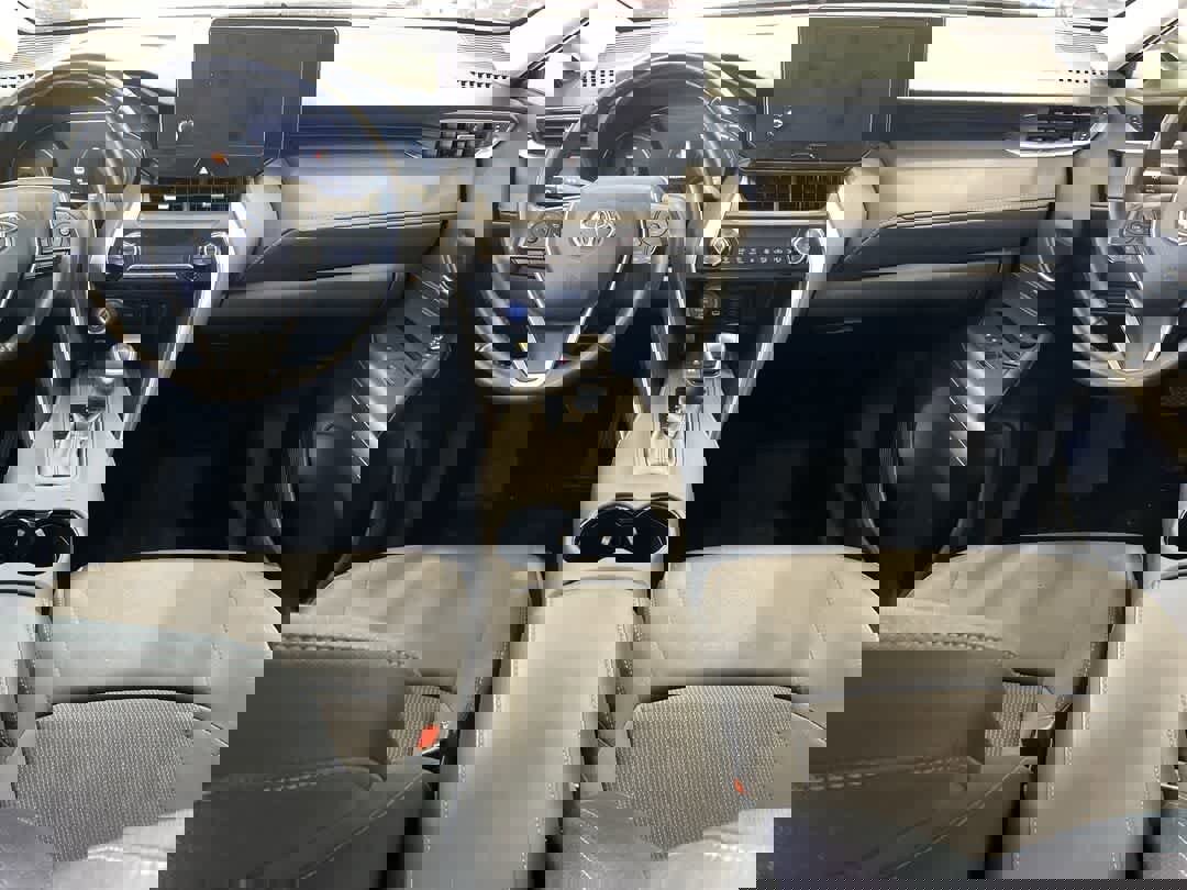 Used 2023 Toyota Venza LE image 20