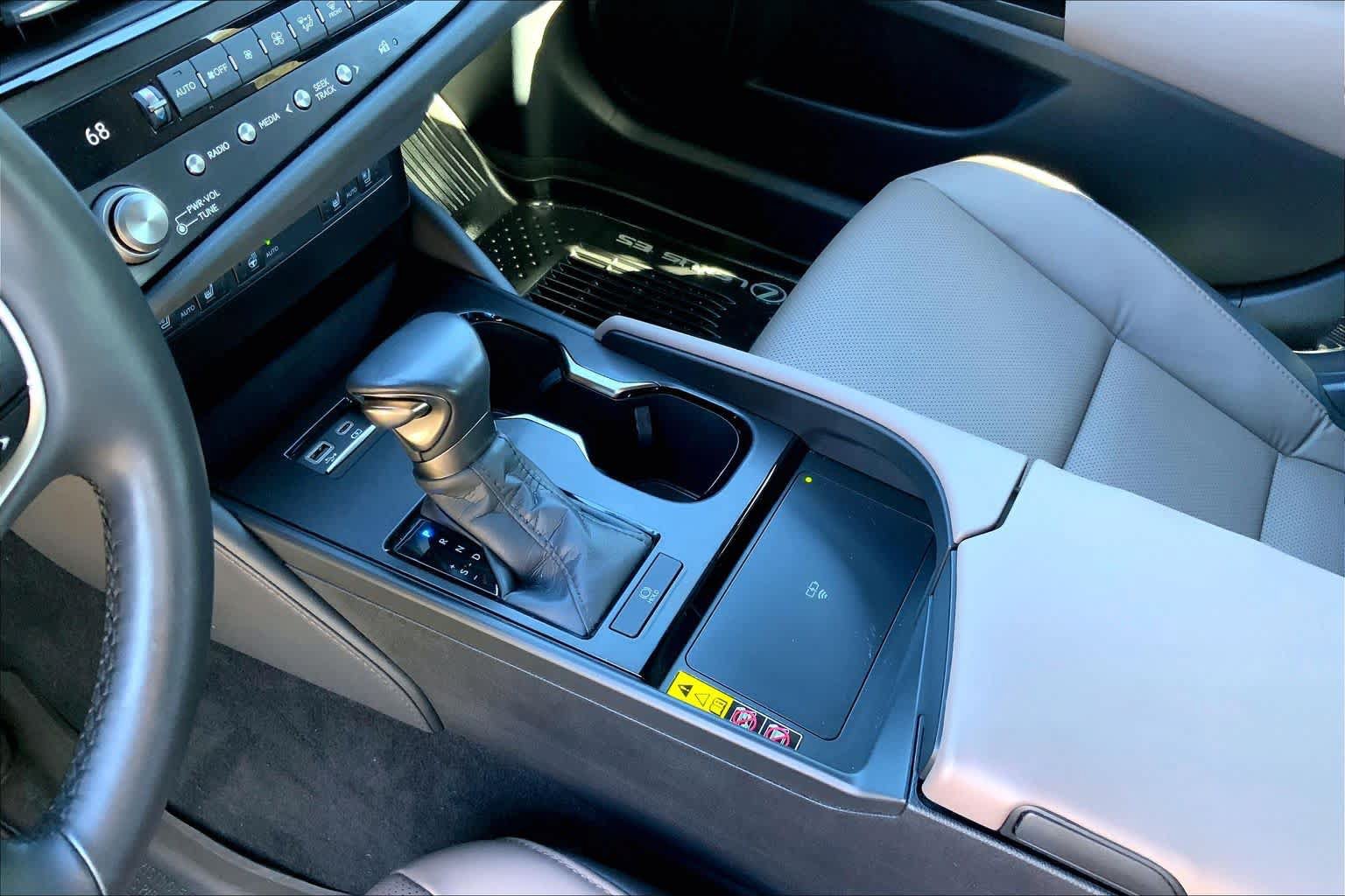 Used 2025 Lexus ES 350 w/ Premium Package FWD image 17