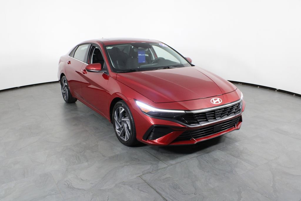 Certified 2025 Hyundai Elantra SEL image 13
