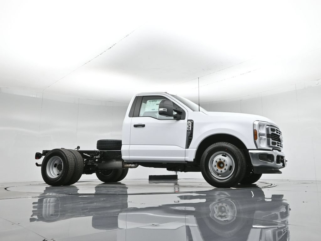 New 2026 Ford F350 XL w/ XL Chrome Package RWD image 42