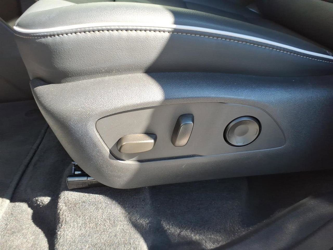 Used 2025 Buick Enclave Preferred image 8