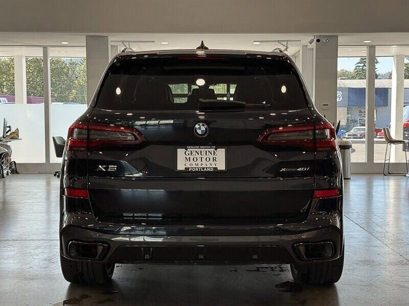 Used 2023 BMW X5 xDrive40i w/ M Sport Package image 5