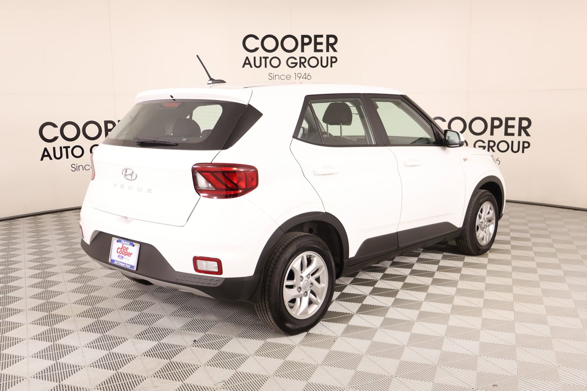 Used 2026 Hyundai Venue SE FWD image 19