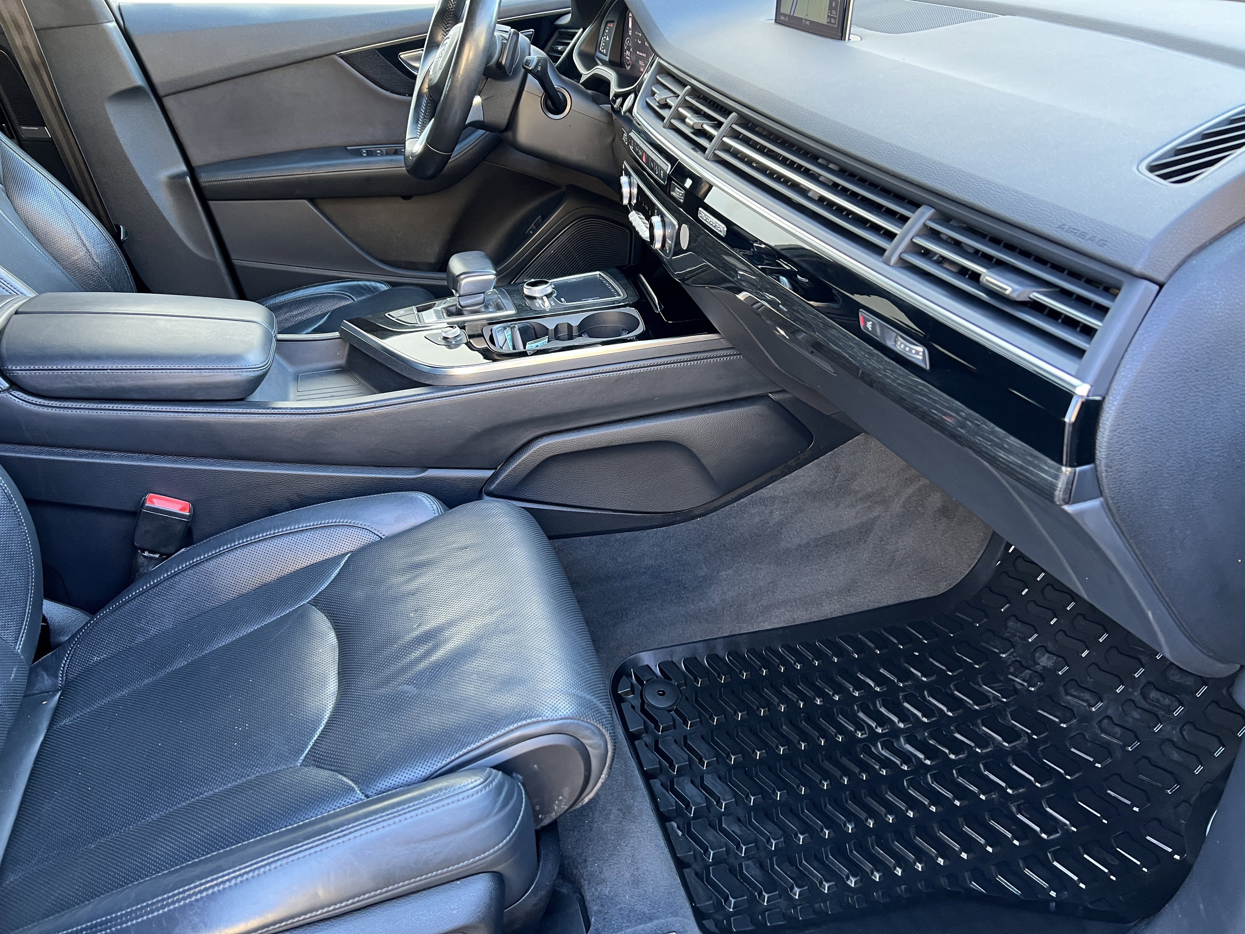 Used 2017 Audi Q7 3.0T Prestige w/ Prestige Package image 26