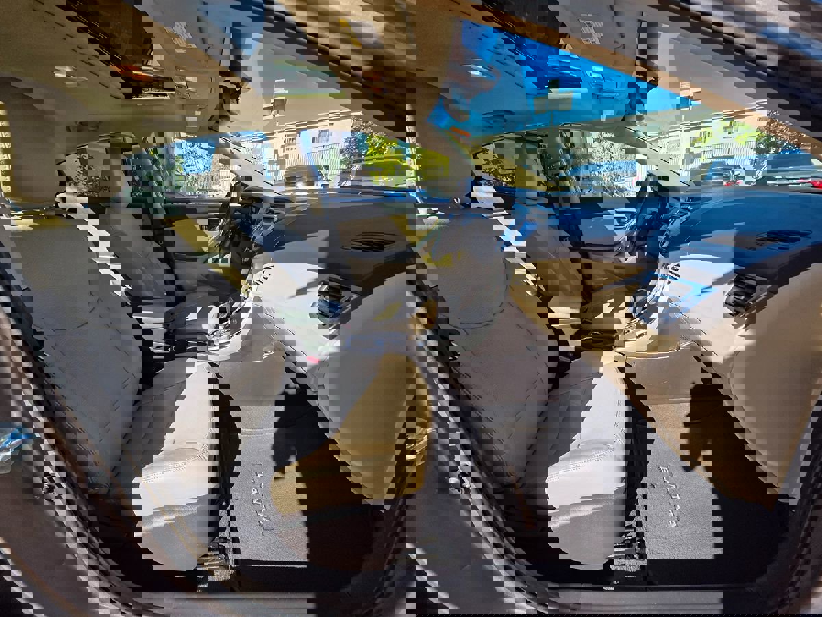 Used 2012 Hyundai Elantra Limited w/ Technology Pkg 5 image 15