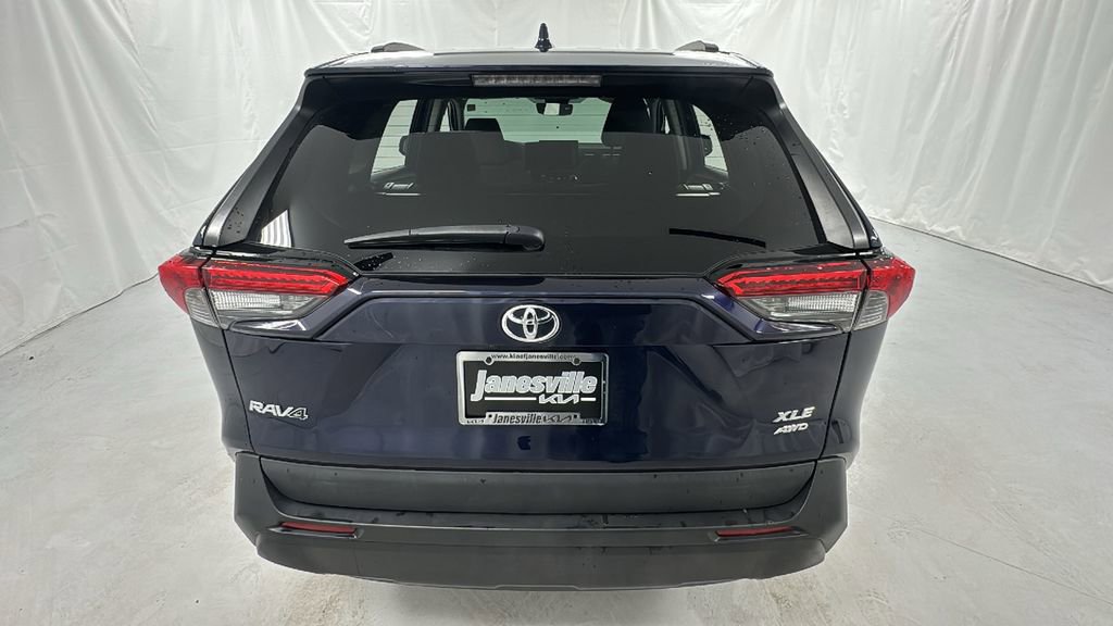 Used 2022 Toyota RAV4 XLE image 4