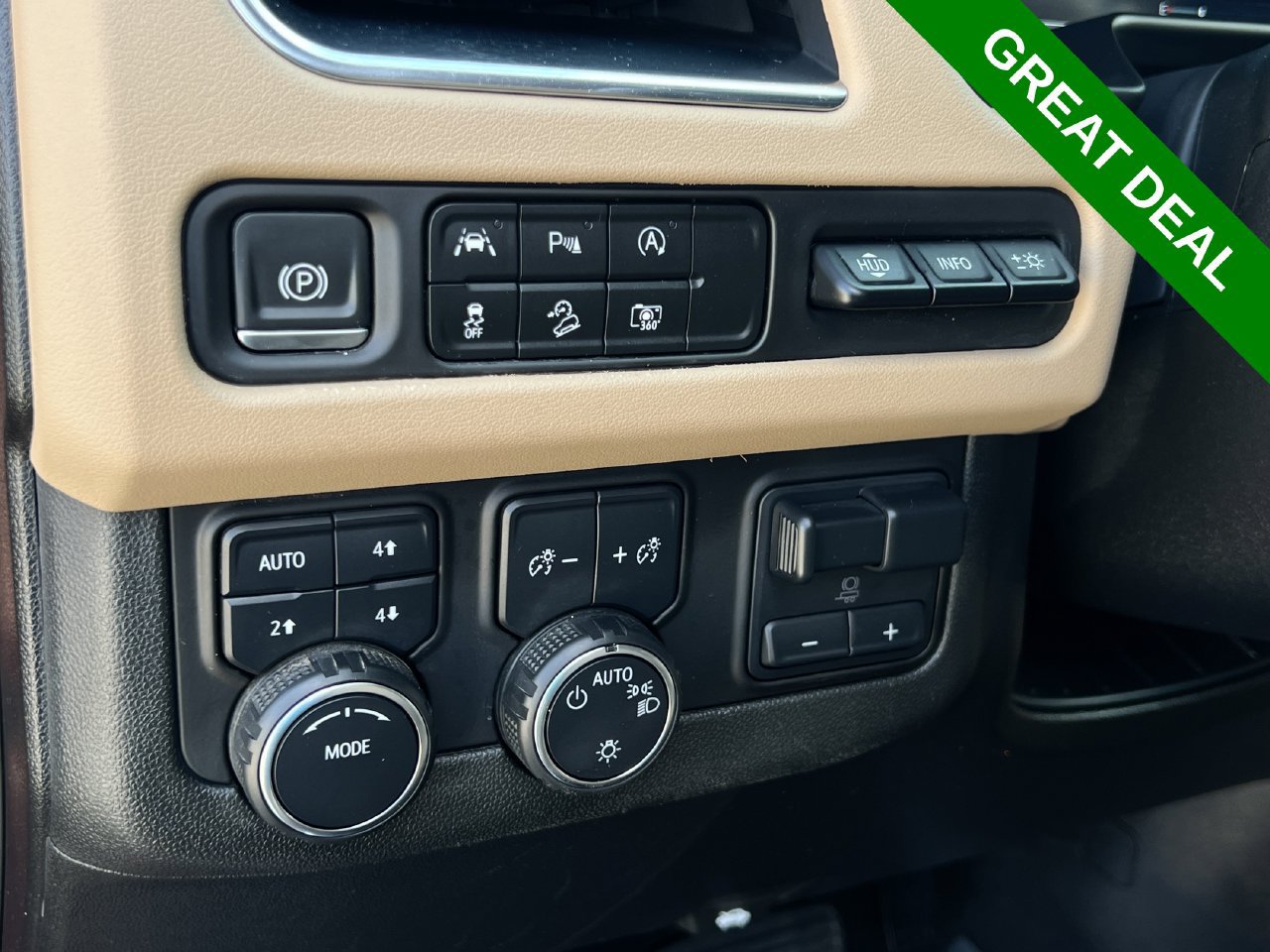 Used 2024 Chevrolet Tahoe Premier AWD/4WD image 18