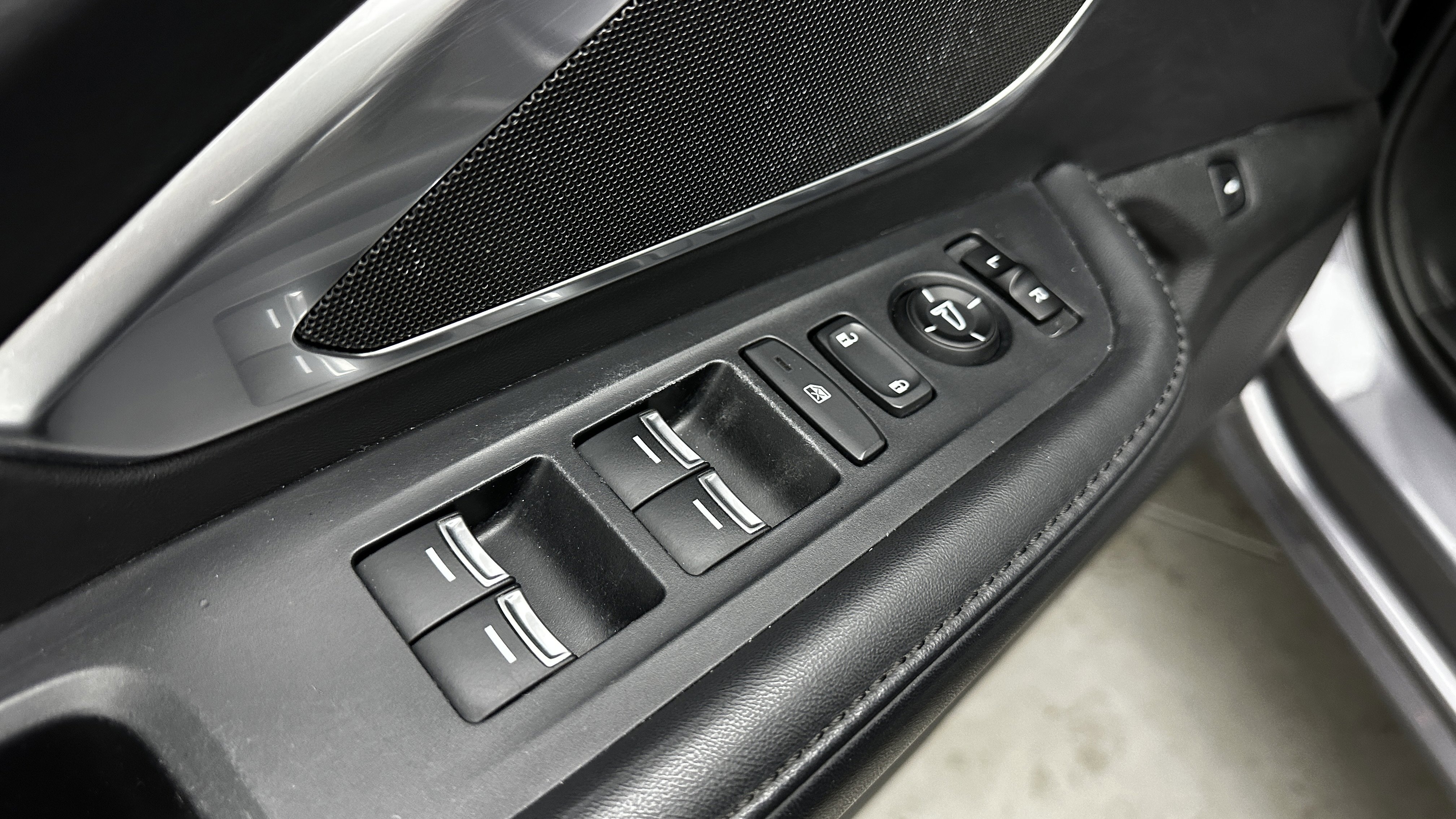 Used 2019 Acura RDX AWD image 12