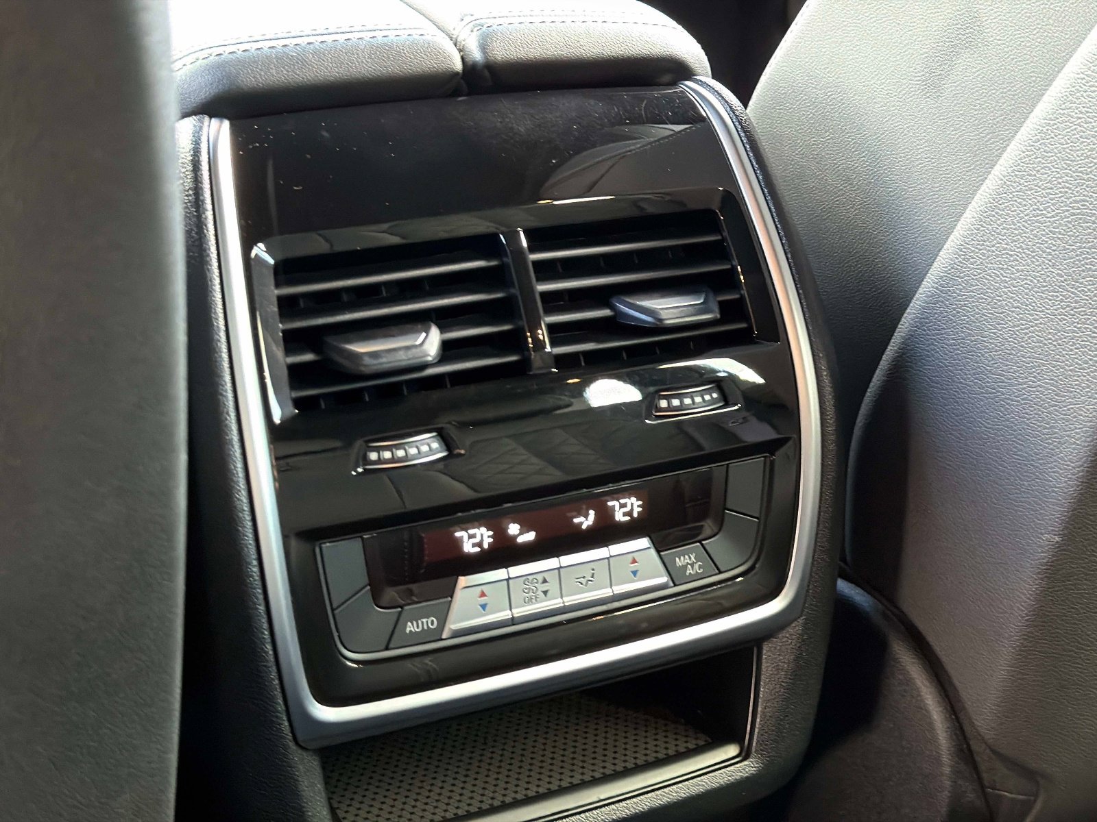 Used 2023 BMW X5 sDrive40i w/ M Sport Package RWD image 30