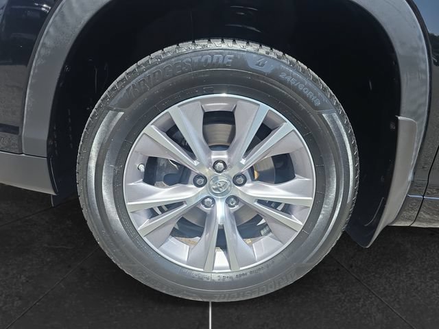 Used 2014 Toyota Highlander XLE AWD/4WD image 9