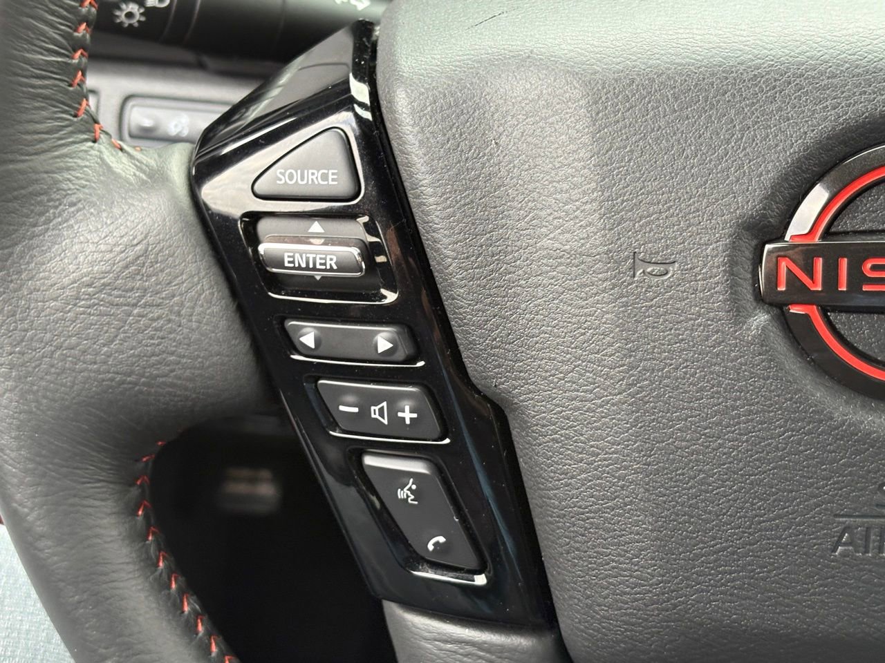 Certified 2025 Nissan Frontier PRO-4X image 20