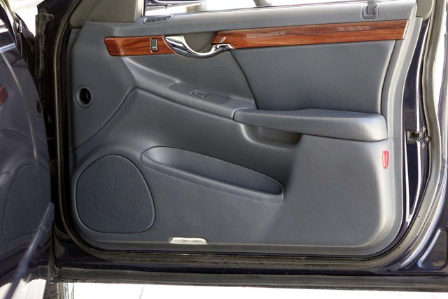 Used 2001 Cadillac De Ville Limousine FWD image 28