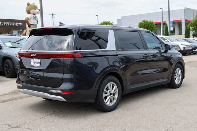 Used 2023 Kia Carnival LX FWD image 3