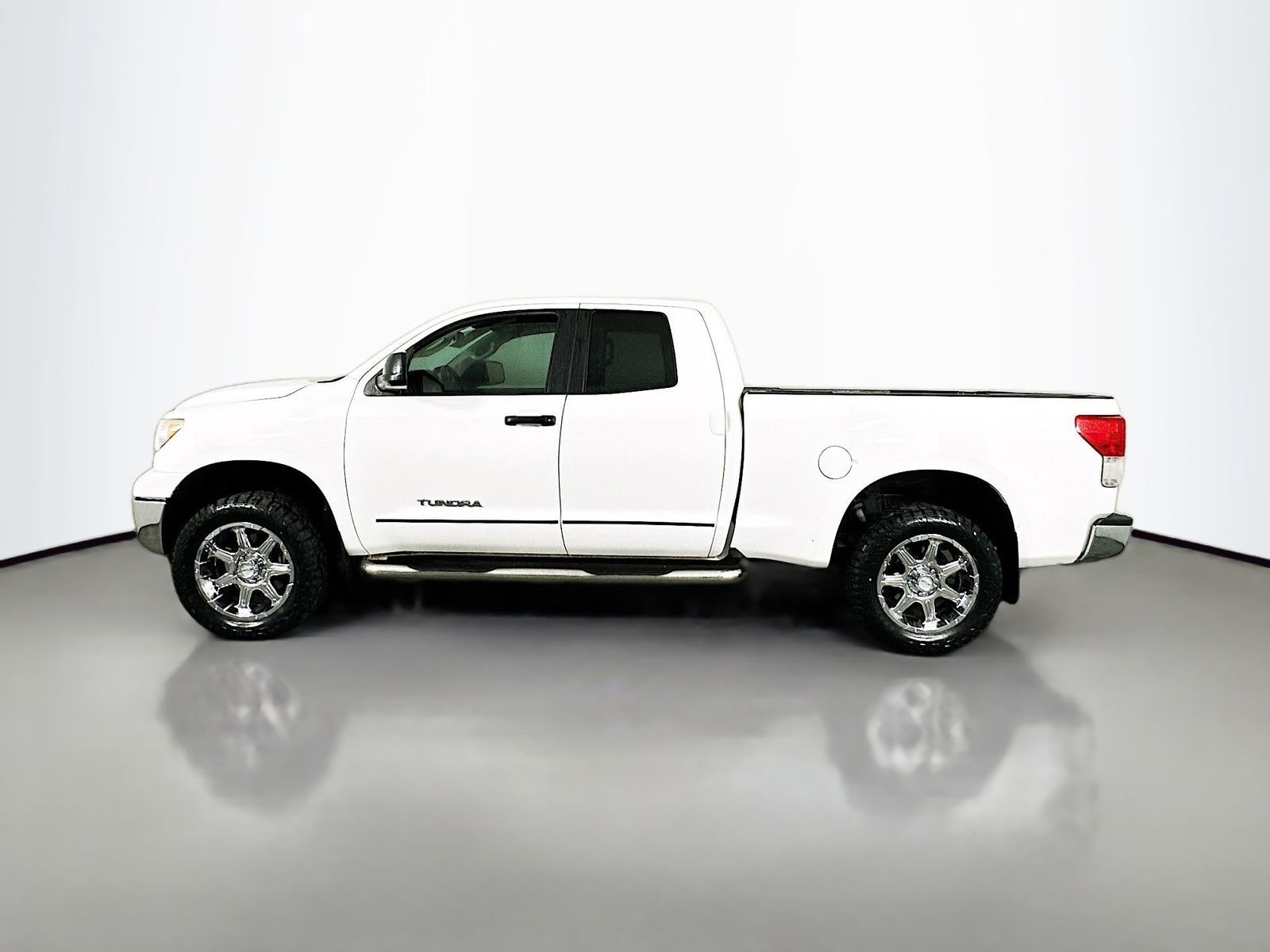 Used 2012 Toyota Tundra 4x4 Double Cab w/ Tow Pkg image 5