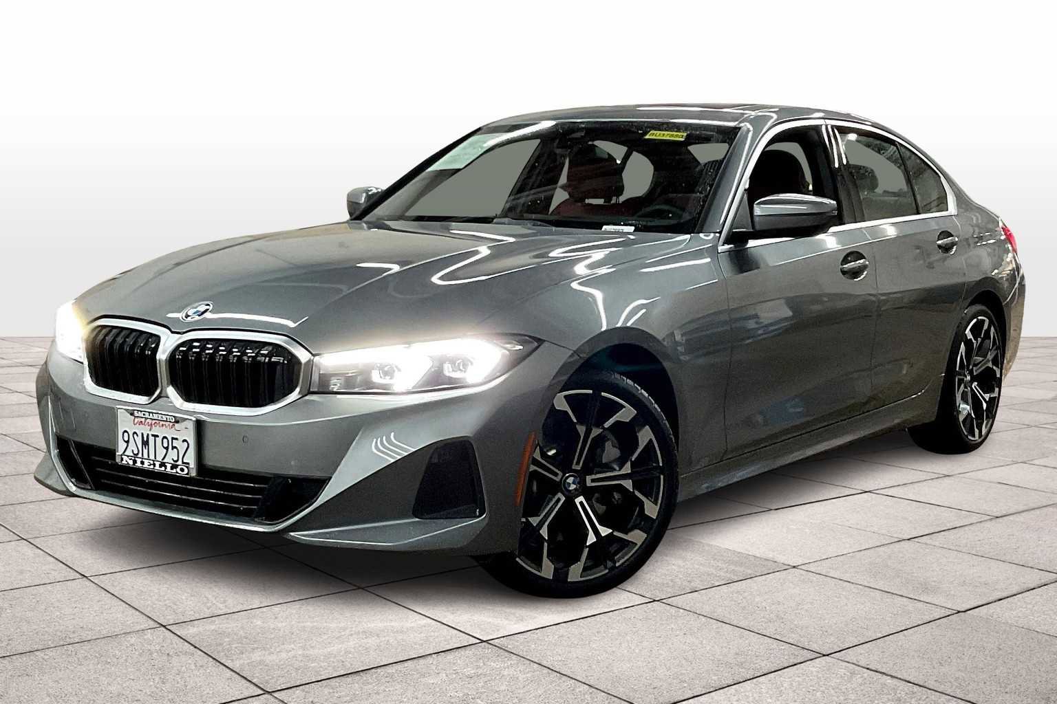 Used 2025 BMW 330i 330i w/ Premium Package image 1