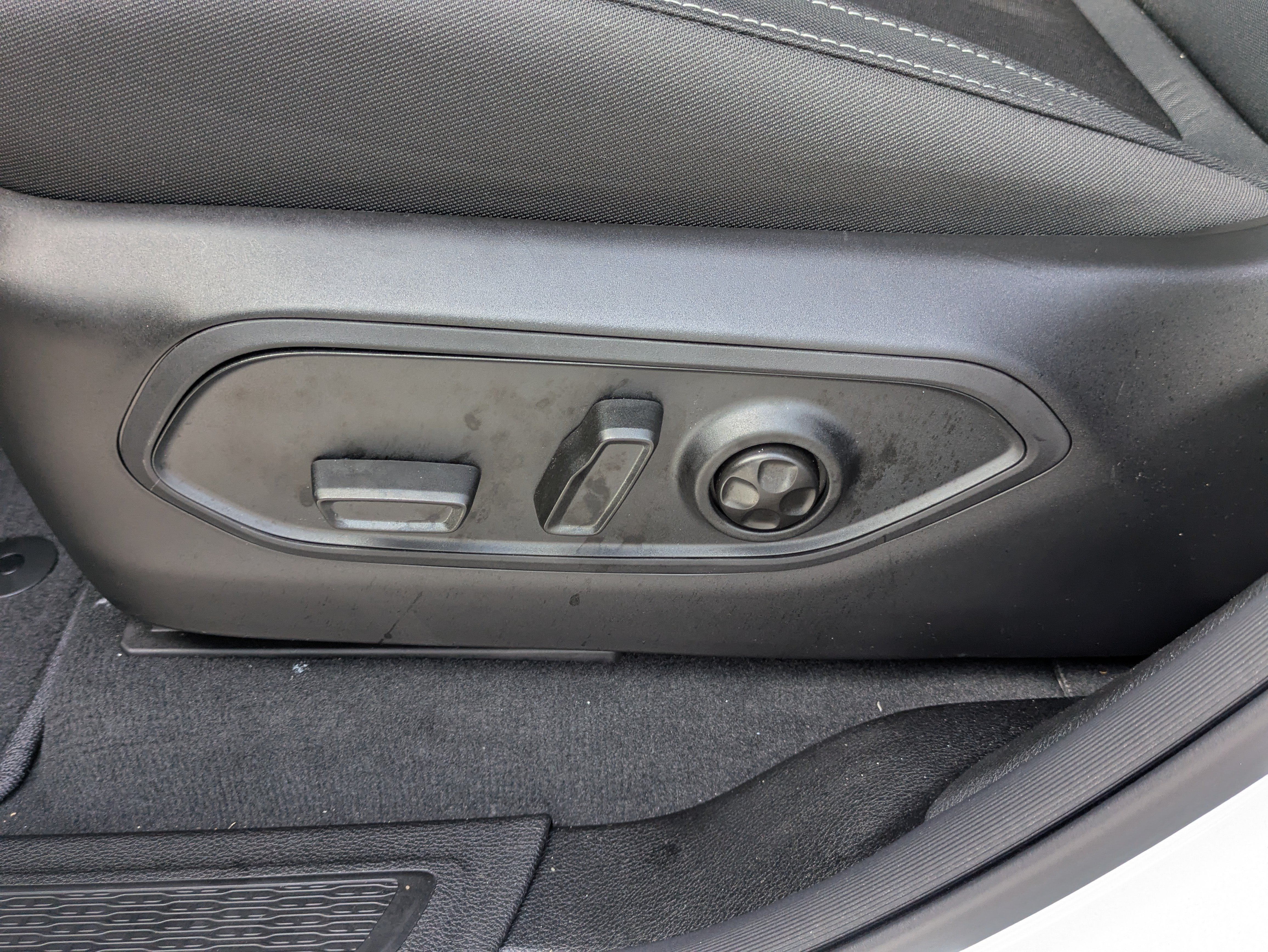 New 2026 Jeep Grand Cherokee Laredo RWD image 11