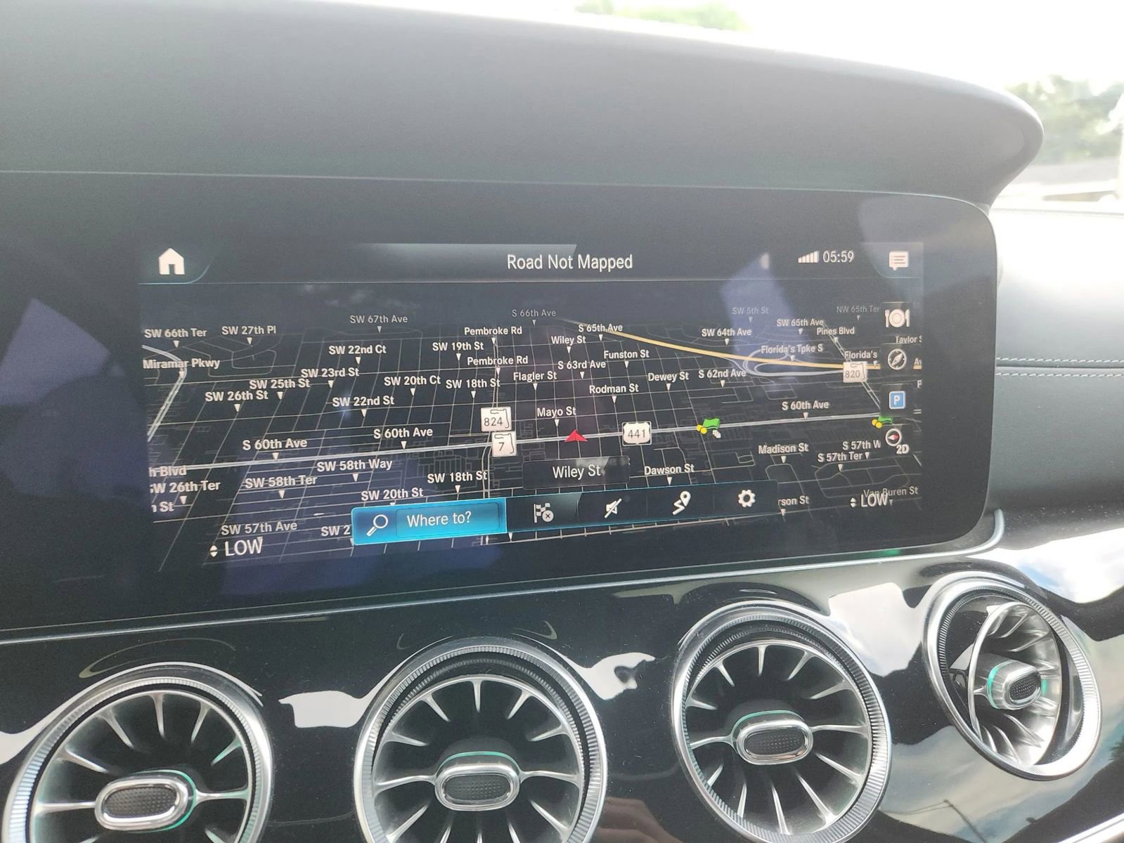 Used 2021 Mercedes-Benz AMG GT 43 w/ Driver Assistance Package image 34