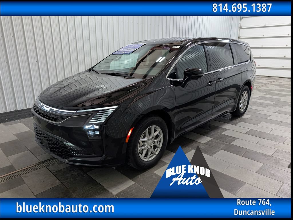Used 2027 Chrysler Pacifica Select w/ Family Tech Group FWD image 1