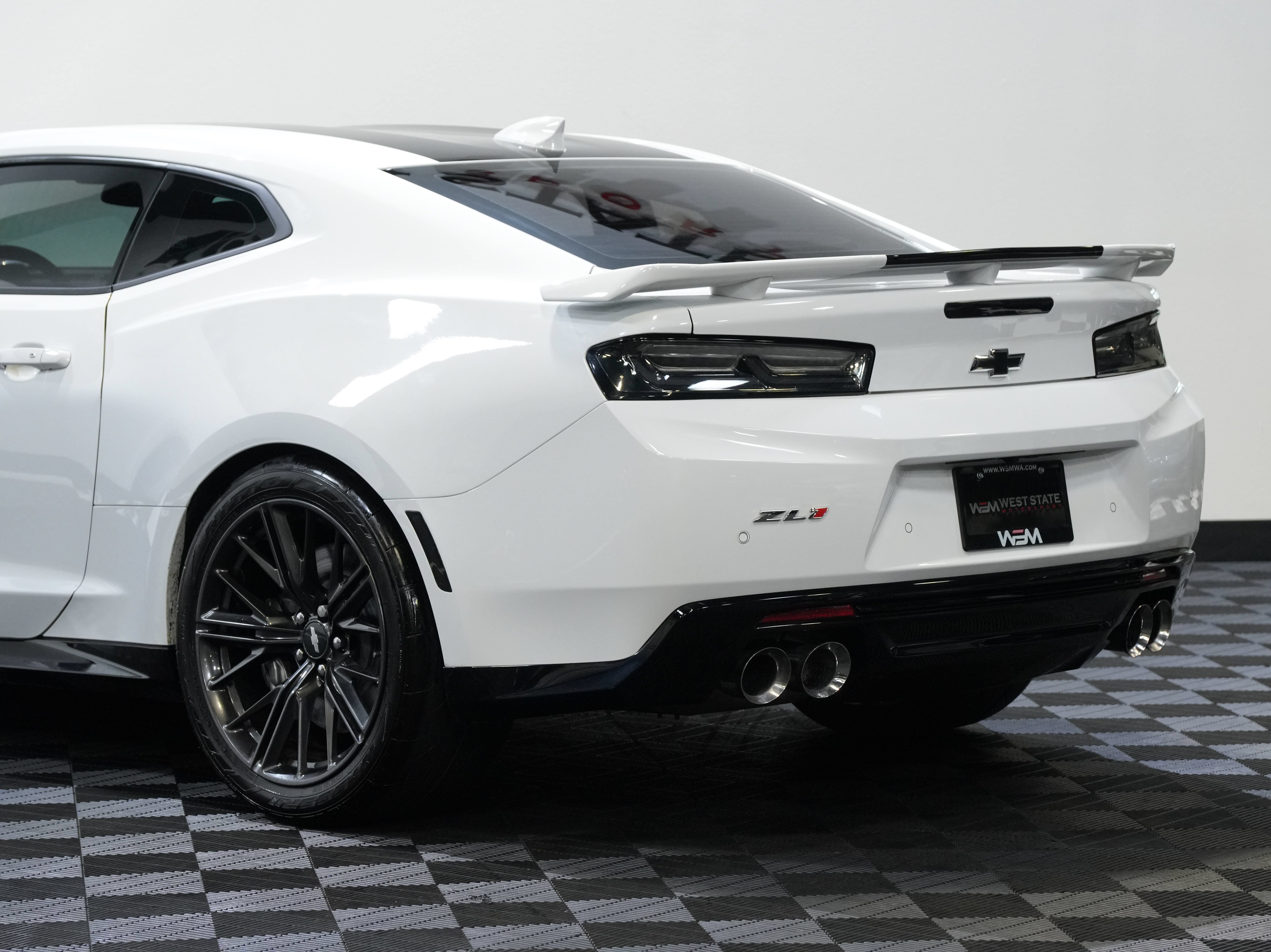 Used 2017 Chevrolet Camaro ZL1 RWD image 16