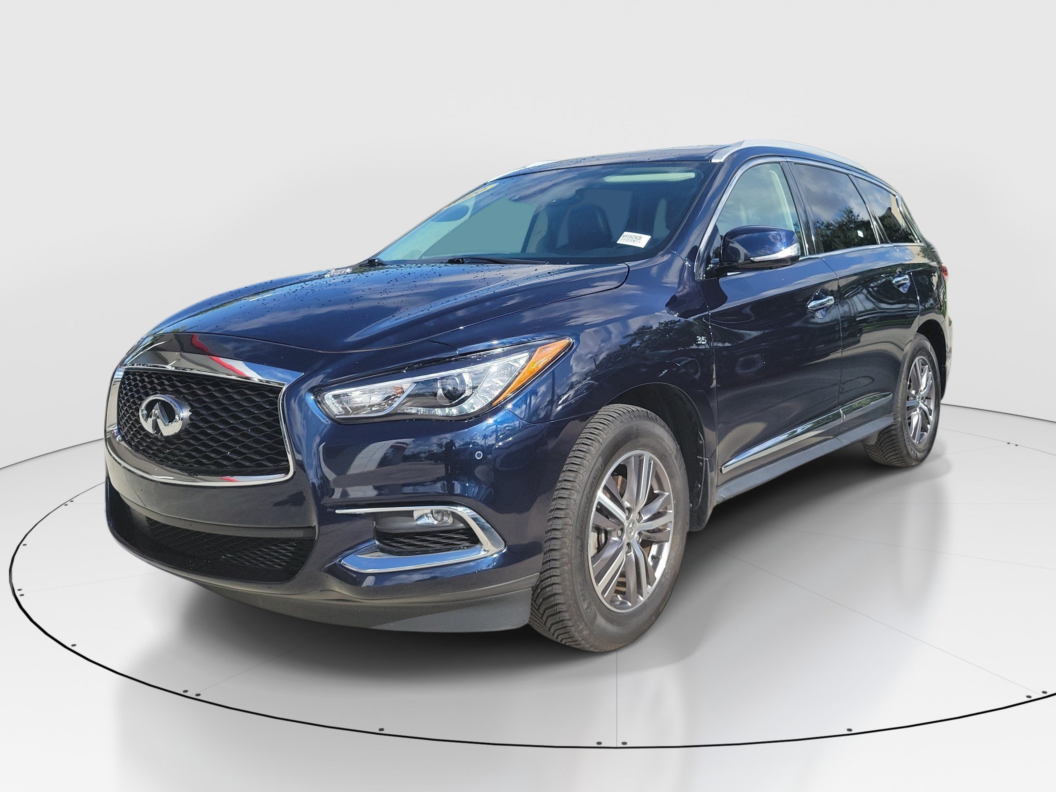 Used 2020 INFINITI QX60 Luxe w/ Essential Package FWD image 3