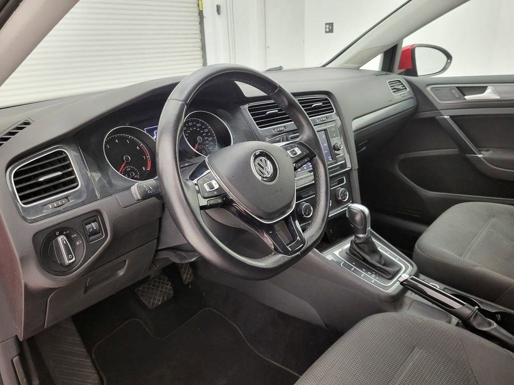Used 2018 Volkswagen Golf S FWD image 22