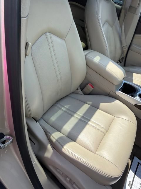 Used 2014 Cadillac SRX Luxury w/ Driver Awareness Package AWD/4WD image 22