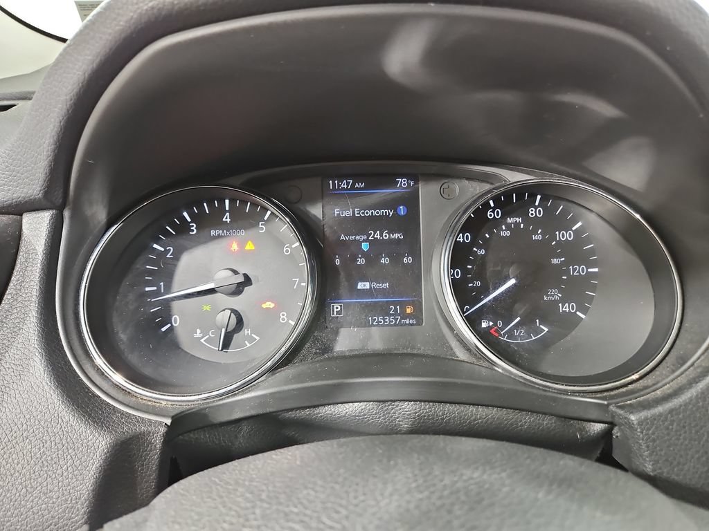 Used 2019 Nissan Rogue SV w/ Sun & Sound Touring Package AWD/4WD image 16